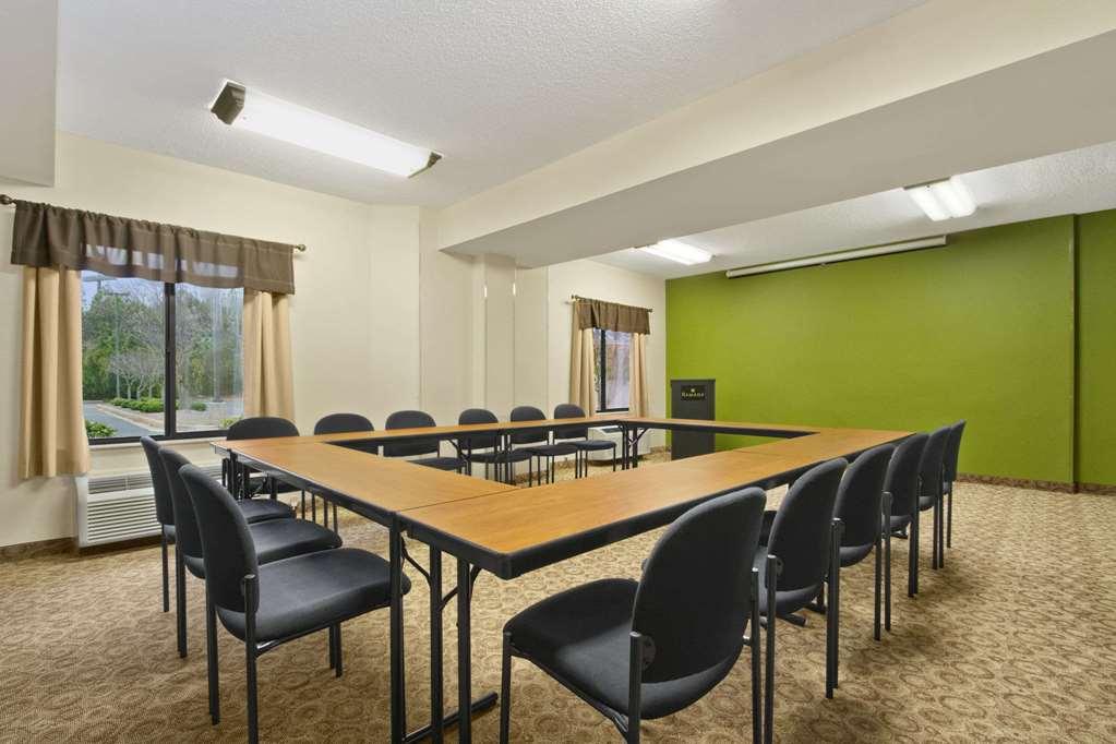 Comfort Inn Marietta-Atlanta Near Ballpark-Galleria Экстерьер фото